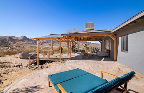 Joshua Tree House | šµDreamspace - Peaceful Home w/Hot Tub, Fire Pit, Amazing Views & Close To Park Entrancešµ