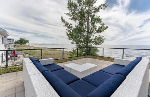 Spring Lake House | Dreamview- Private Lake frontage