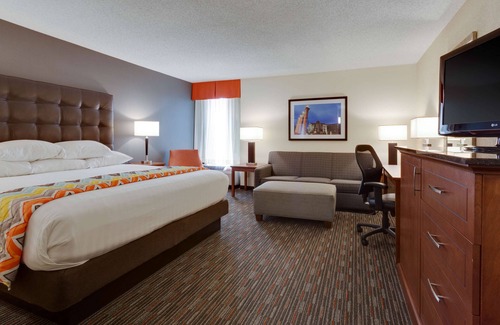 Columbia Hotel | Drury Inn & Suites Columbia Stadium Boulevard
