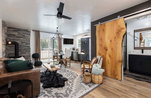 Shaver Lake Cabin | DT Tiny Shaver Home @the trailhead to Lake!
