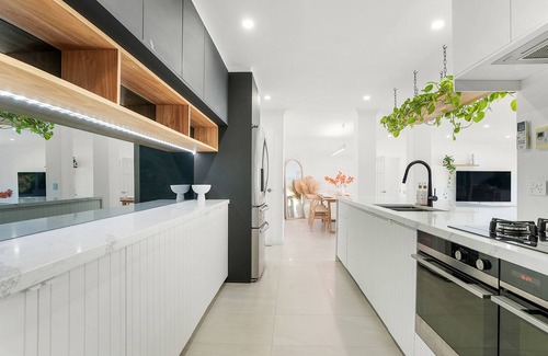 Duncraig House | Duncraig Dream with Pool and Alfresco BBQ!