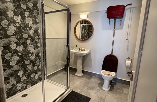 Newcastle Hotel | Dundrum Inn