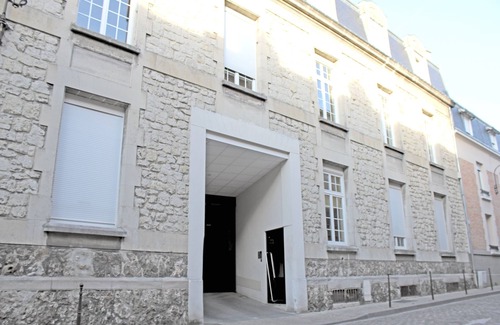 Hincmar Apartment | Duplex apartment, in a luxurious building located in the city centre of Reims at the foot of the cathedral