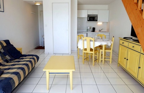 Carnac Apartment | Duplex in Carnac - 2BR - Pool Access - Near Beach - Sleeps 6