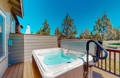 Redmond House | Eagle Crest home located on the Challenge Course