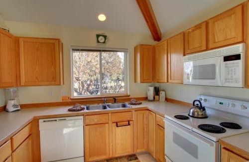 Redmond House | Eagle Crest Resort on Golf Course with Hot Tub