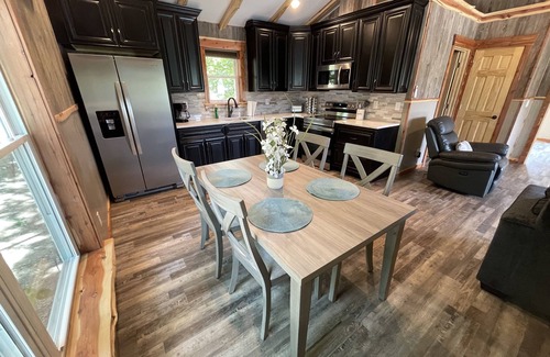 Potosi House | "Eagle's Nest" Tree House #5 w/2-person hot tub