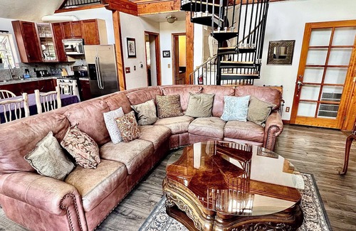 Olympic Valley House | Eagles Executive Lodge Two Houses Hottubs & Palisades Views