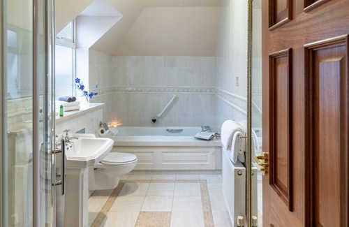 Killarney Hotel | Earls Court House Hotel