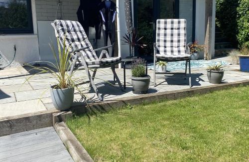 Georgeham Apartment | East Barn Garden View