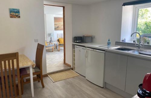 Georgeham Apartment | East Barn Garden View