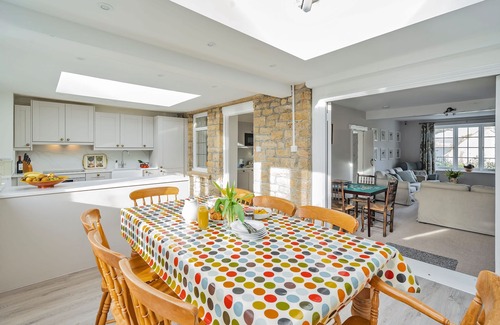 Littlebredy Cottage | East Cottage sleeps 8 guests in 4 bedrooms