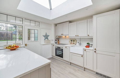Littlebredy Cottage | East Cottage sleeps 8 guests in 4 bedrooms