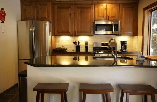 Vail House | East Vail Mountain Home - Hot Tub and VRBO Rated 5 Star ToV STR Lic. # 026398