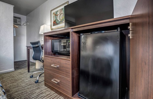 Buckman Neighborhood Hotel | Eastside Lodge