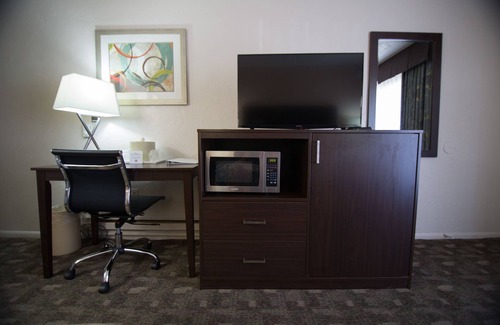 Buckman Neighborhood Hotel | Eastside Lodge