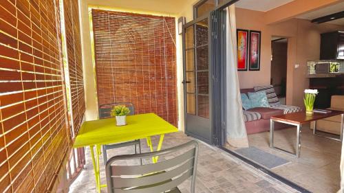 La Gaulette Apartment | Ebony Apartment & Studio