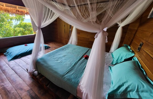 Nosy Komba Cabin | Ecolodge with private beach on the tropical island of Nosy Komba - Madagascar