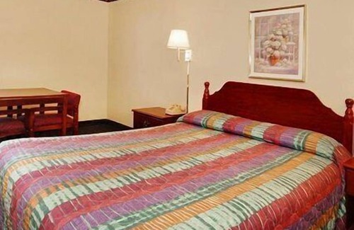 Central Oklahoma City Hotel | Econo Inn and Suites