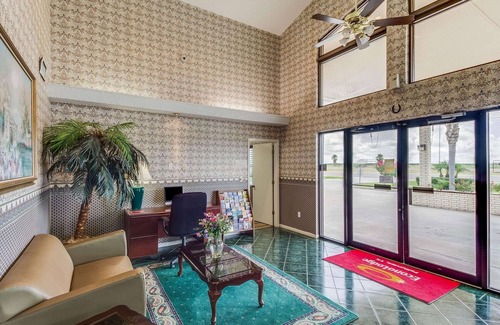 Falfurrias Hotel | Econo Lodge Falfurrias Hwy 281
