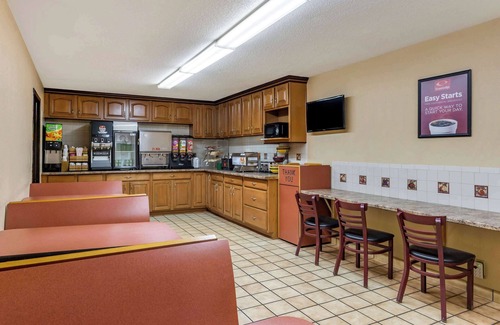 Cape Fear Hotel | Econo Lodge Fayetteville I-95