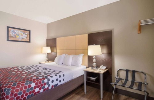 Grand Forks Hotel | Econo Lodge Grand Forks