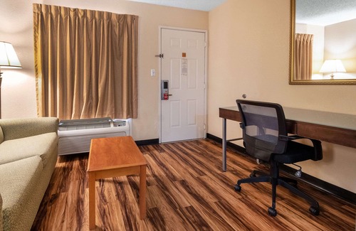 Hillsboro Hotel | Econo Lodge Hillsboro I-35