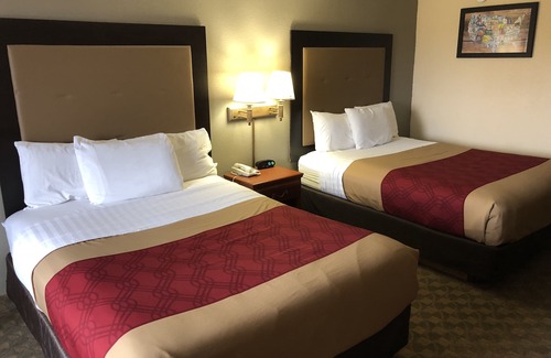 Hillsboro Hotel | Econo Lodge Hillsboro I-35
