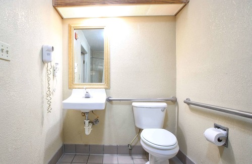 Hillsboro Hotel | Econo Lodge Hillsboro I-35