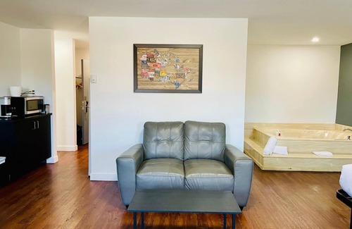 Brossard Hotel | : Econo lodge Hotel Brossard