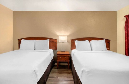 Durango Hotel | Econo Lodge Inn & Suites Durango
