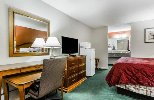 Enterprise Hotel | Econo Lodge Inn & Suites Enterprise