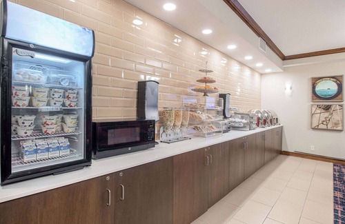 Foley Hotel | Econo Lodge Inn & Suites Foley - North Gulf Shores