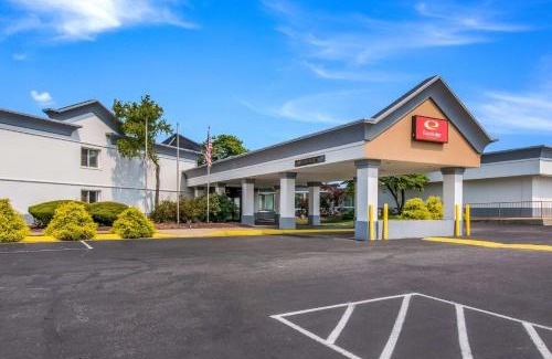 Chambersburg Hotel | Econo Lodge Inn & Suites Chambersburg Central