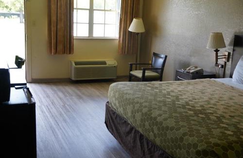 Southside Hotel | Econo Lodge Jacksonville South