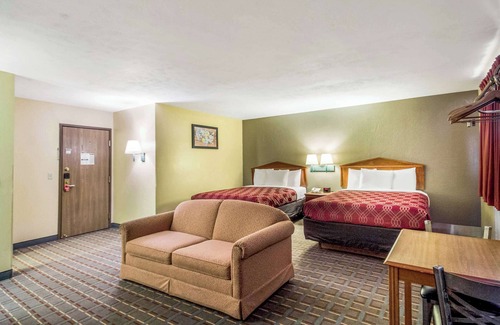 Lansing Hotel | Econo Lodge Lansing - Leavenworth
