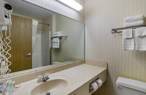 Luverne Hotel | Econo Lodge Luverne I-90