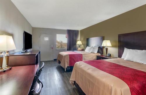 Lynchburg Cabin | Econo Lodge Lynchburg