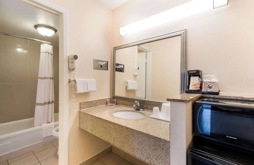 Washington Hotel | Econo Lodge North