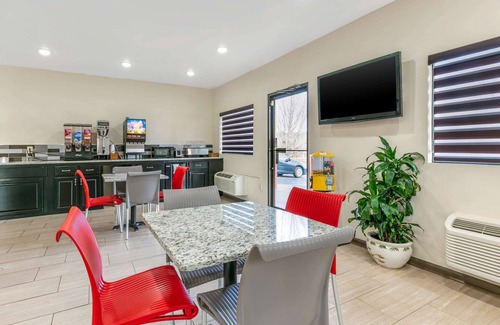 Northport Hotel | Econo Lodge Northport - Tuscaloosa