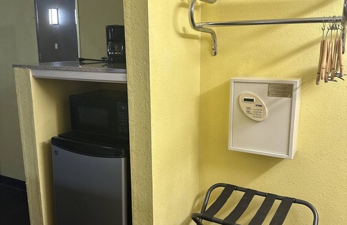 Picayune Hotel | Econo Lodge Picayune