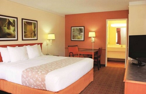Lafayette Hotel | Econo Lodge