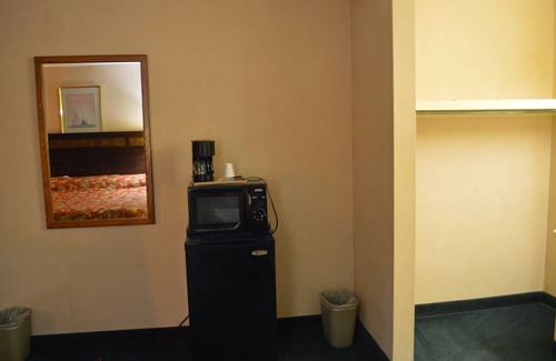 Carthage Hotel | Economy Inn