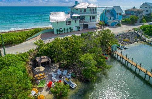 Stuart House | Eden Beach Retreat