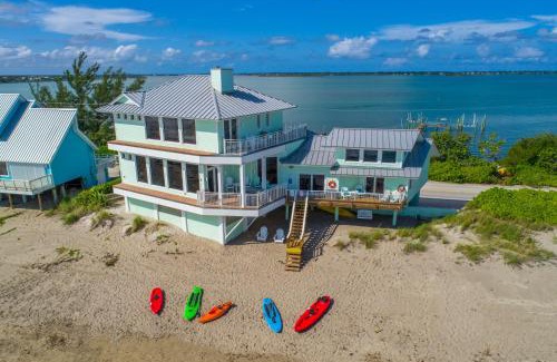 Stuart House | Eden Beach Retreat