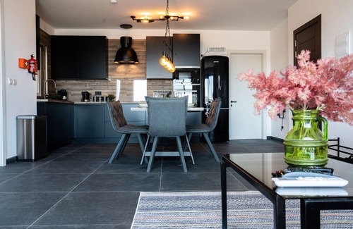 Qawra Apartment | Eden Boutique Smart Home with Garage