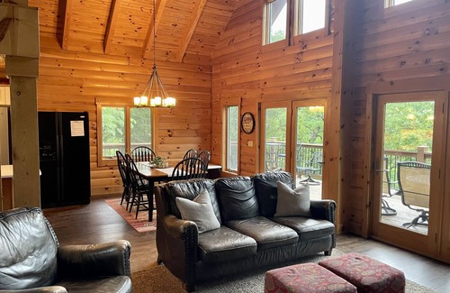 Sylvan Shores Cabin | Edgewater Lodge - Luxury Waterfront 4BR Log Cabin on Beaver Lake secluded cove!