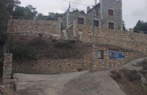Toriza House | Efterpi's Tower House! εύ τέρπω she who brings joy