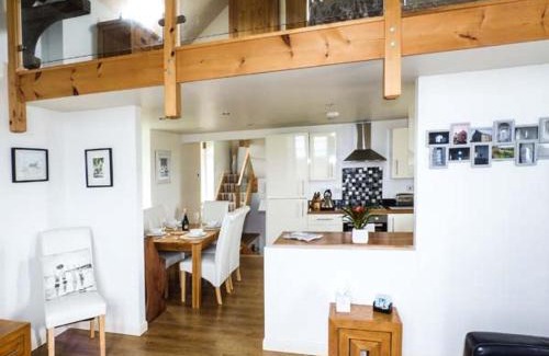 Rhyd-y-clafdy House | Eglwys St Cynfil