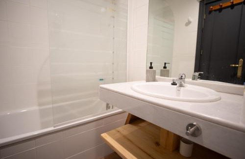 Pradollano Apartment | El Alamo Sierra Nevada APTO NUEVO 2 habitaciones 2 baños en zona baja